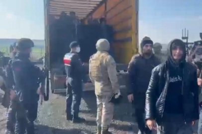 Diyarbakır'da tırda 72 kaçak göçmen yakalandı