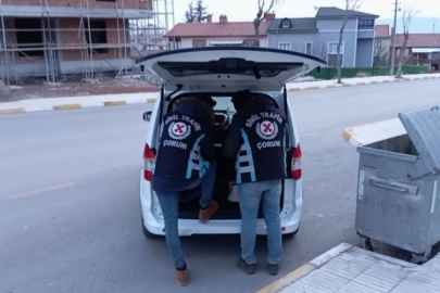 Çorum'da şok uygulamada durdurulan araçta av tüfeği ve tabanca ele geçirildi