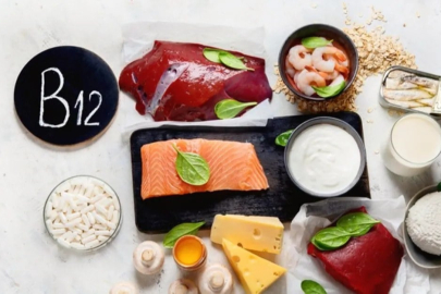 B12 vitamini nedir? B12 vitamini ne işe yarar? B12 vitamini hangi besinlerde bulunur? B12 düşüklüğünün belirtileri nelerdir?