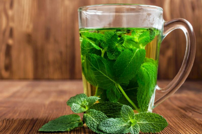 Naneyi kaynatıp için, ayna gibi cildi garantileyin…