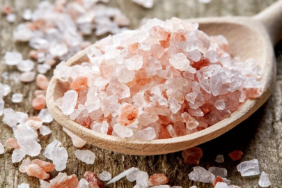 Evde tuz yakmak bakın ne işe yarıyor