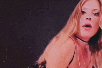 Satanist kadın anne ve babasını palayla katletti!