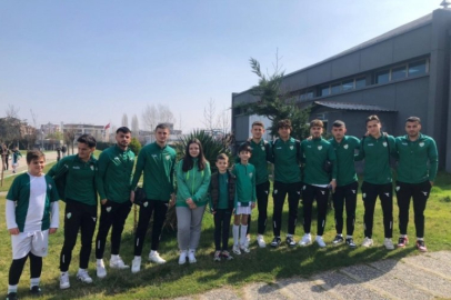 Minik Timsahlar Bursaspor'a moral verdi