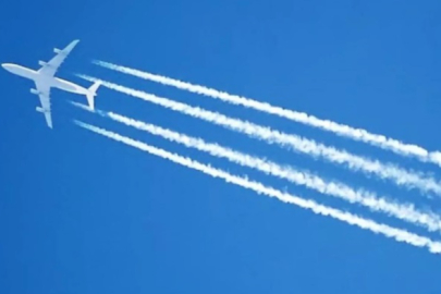 Yakıt kalıntısı sanmayın! Bakın uçaklar neden iz bırakıyor