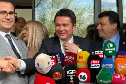 Osmangazi Belediye Başkanı Erkan Aydın mazbatasını aldı