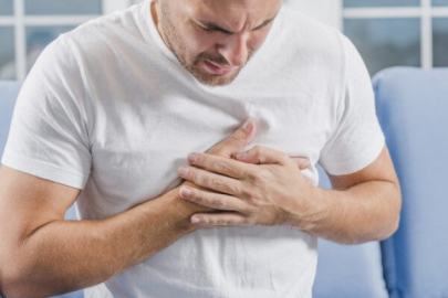 Perikardit nedir? Perikardit belirtileri nelerdir? Perikardit tedavisi nasıl yapılır?