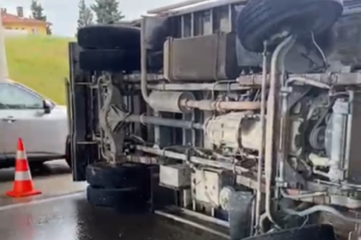 Bursa- Karacabey yolunda kamyon kazası!