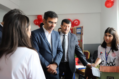 Emir Sultan Anadolu Lisesi'nde TÜBİTAK Bilim Fuarı düzenlendi