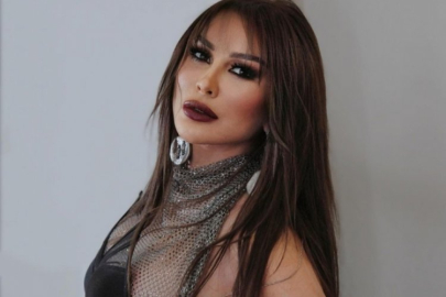 Selen Görgüzel'den sahnede ilginç dans