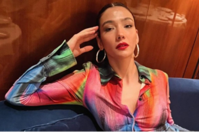 Aybüke Pusat sırt dekolteli pozuyla dikkat çekti! 'Bu güzellik halis mi?'