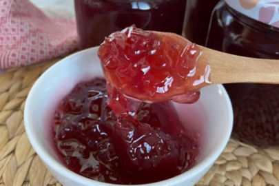 Kokusu efsane, lezzeti şahane! Gül reçelini böyle yapın, hazır reçele son verin