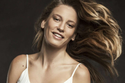 Serenay Sarıkaya sevgilisi Mert Demir'in konserine gitti