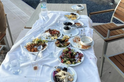 Her şey dahil otelde bırakılan yemek masası tepki çekti