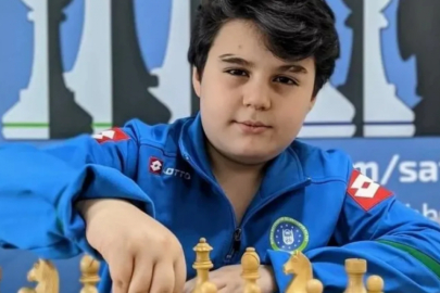 Bursalı Yağız dünyanın en iyi satranç oyuncusunu mat etti