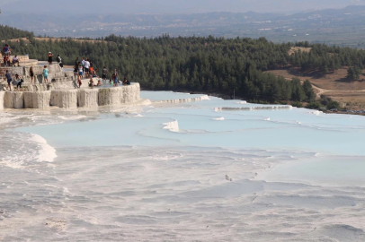 Kuraklık Pamukkale'yi de vurdu: Travertenlerde su debisi düştü