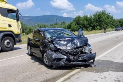 Bursa'da Orhangazi-İznik yolunda trafik kazası 3 yaralı