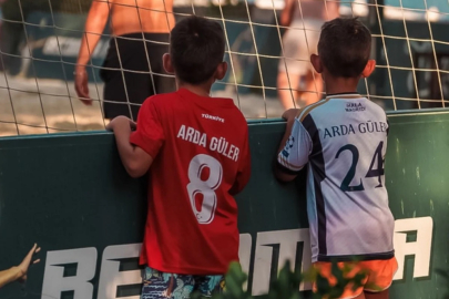 Arda Güler'i hayranlıkla seyreden çocuklar gündem oldu