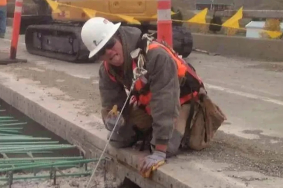 Üzerine 4 ton düştü, bedeni ayrıldı! Son hali sosyal medyaya damga vurdu