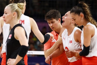 Cansu Özbay sakatlandı! Gözyaşlarıyla oyundan çıktı