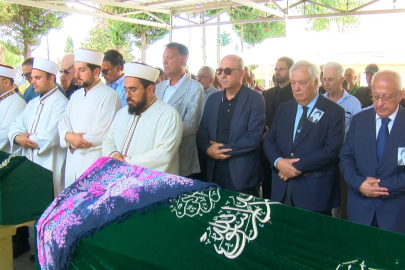 Türkiye, ilk kadın beyin cerrahına veda etti: İstanbul’da toprağa verildi