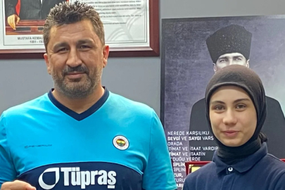 15 yaşında boksör Azra Nur Çetin, Fenerbahçe'ye transfer oldu