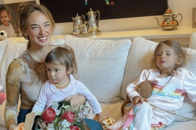 Seda Bakan ev hallerini paylaştı: Eşi ve kızlarının tenis keyfi