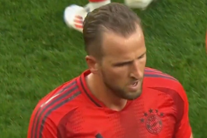 Harry Kane, eski takımı Tottenham'a karşı kazandığı kupayı kaldırmayı reddetti