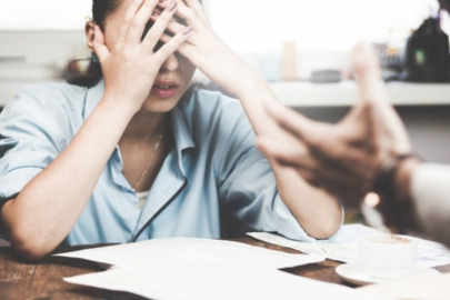 Psikolojik şiddet nedir? Psikolojik şiddetin belirtileri nelerdir? Psikolojik şiddet türleri nelerdir? Psikolojik şiddetin cezası var mı?