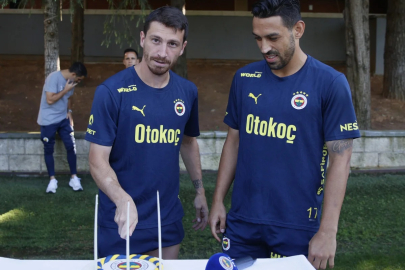 Fenerbahçe'de Mert Hakan Yandaş'ın doğum günü kutlandı