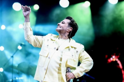 Kenan Doğulu'ya Çeşme'de yoğun ilgi