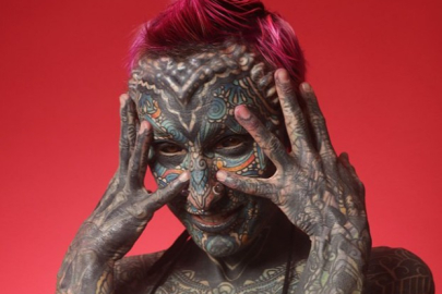 Dünyanın en dövmeli kadını görenleri şaşırtıyor!