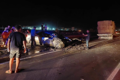 Kahramanmaraş'ta saman yüklü tır ile otomobil çarpıştı: 8 yaralı