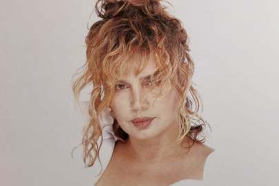 Sezen Aksu yalısında temizlik yaparken görüntülendi