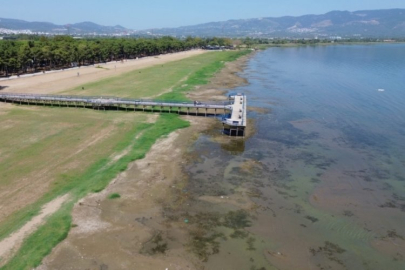 Bursa İznik Gölü 2 ayda metrelerce çekildi!