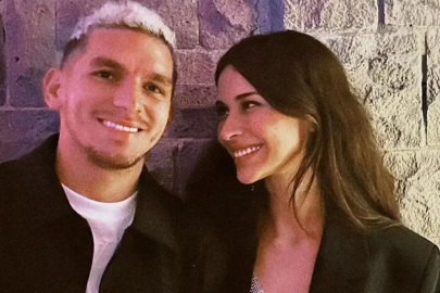 Devrim Özkan'dan havuzda aşk pozu! Torreira’nın sırtına çıktı...