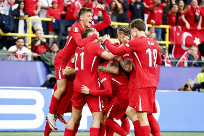 Türkiye - İzlanda maçının ilk 11'leri