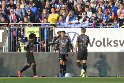 Bayern Münih, Holstein Kiel'e fark attı
