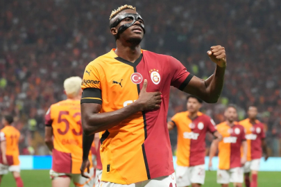 Victor Osimhen'den Metin Oktay sevinci