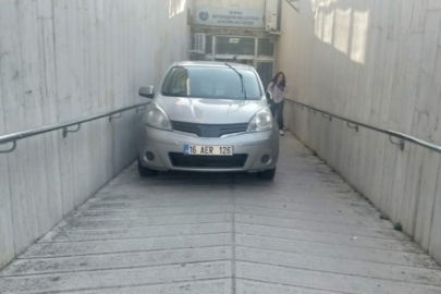 Bursa'da park yeri sorunu devam ediyor! Alt geçidin içine araç park edildi