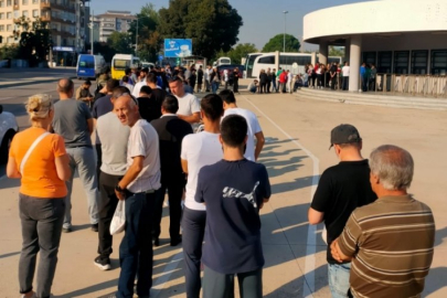 Bursasporlu taraftarlar bilet almak için uzun kuyruklar oluşturdu