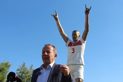 Merih Demiral'ın heykeli dikildi