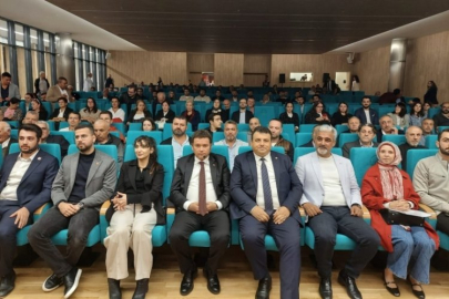 Bursa'da CHP Osmangazi Gençlik Kolları'nın "Başkana sor" programı ilgi gördü