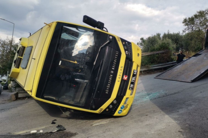 Bursa Mudanya'da toplu taşıma aracı devrildi