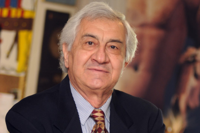 Eski yazar ve genel yayın yönetmeni Özgen Acar hayatını kaybetti