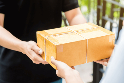 7 bin kilometre uzaktan gelen paketten akrep çıktı!