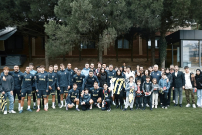 Fenerbahçe, burs verdiği çocukları konuk etti