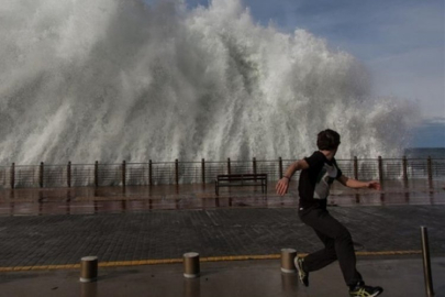 ABD'de 7 büyüklüğünde deprem meydana geldi! İki eyalet için tsunami uyarısı yapıldı