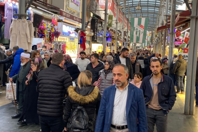 Bursa Tarihi Kapalı Çarşı'da cumartesi yoğunluğu!