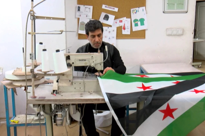 Suriye'nin yeni bayrağı Türkiye'de üretiliyor