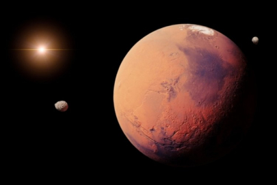 Mars'ta yazın ortasında kar yağıyor!